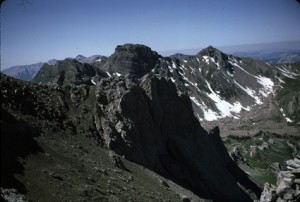 les Tours du lac d'Allos vues du sommet de l'Alavanche, juillet 1985